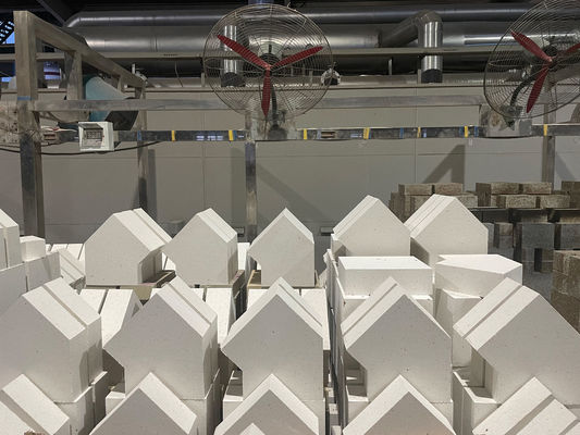 kupować Wysokiej temperatury 95% Al2O3 Cegły ogniotrwałe Cegły białe korund dla pieców łukowych elektrycznych online manufacture